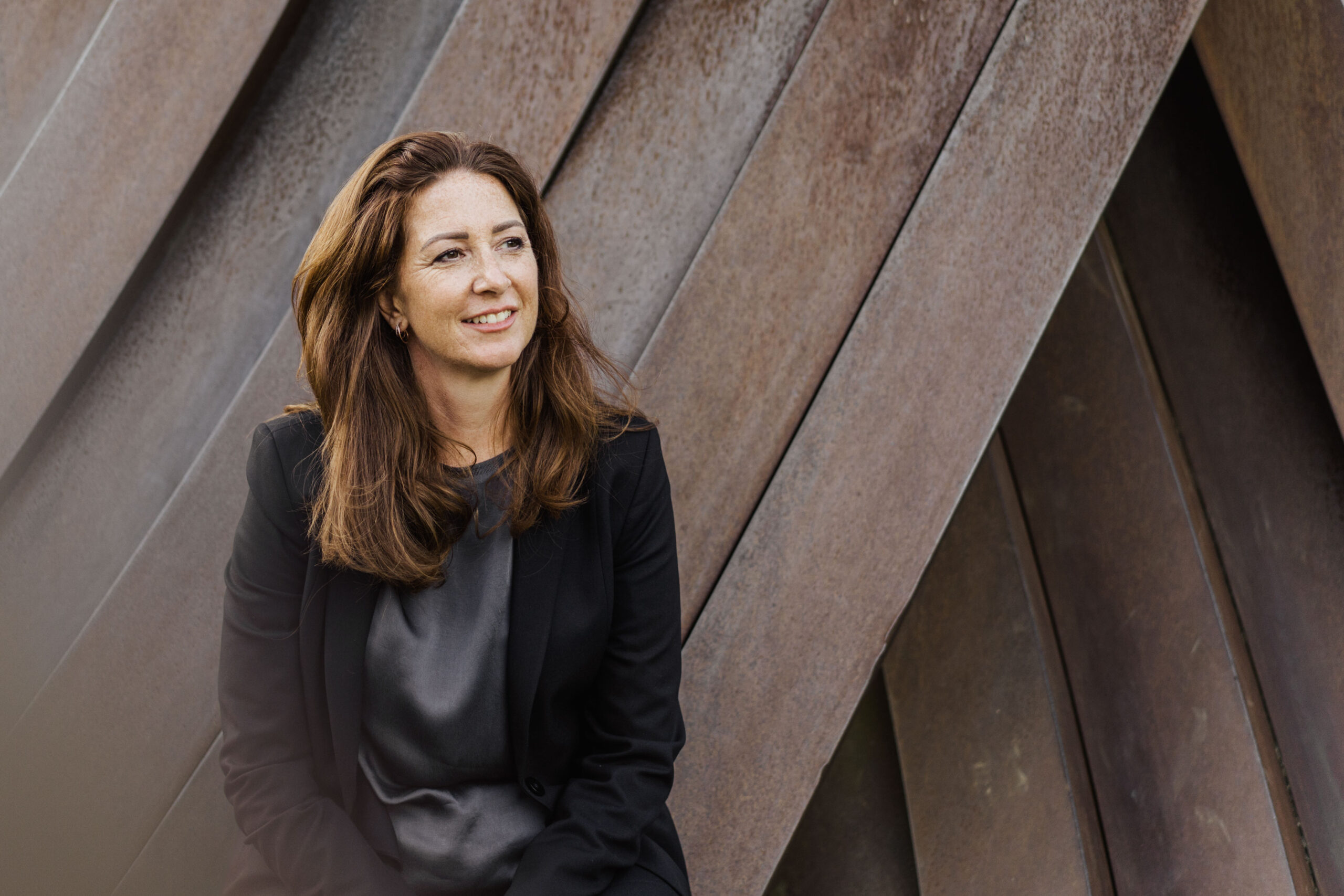 Wie Frauen mit Selbstzweifeln in Führung gehen können – und warum genau darin eine neue, authentische Form von Female Leadership beginnt.